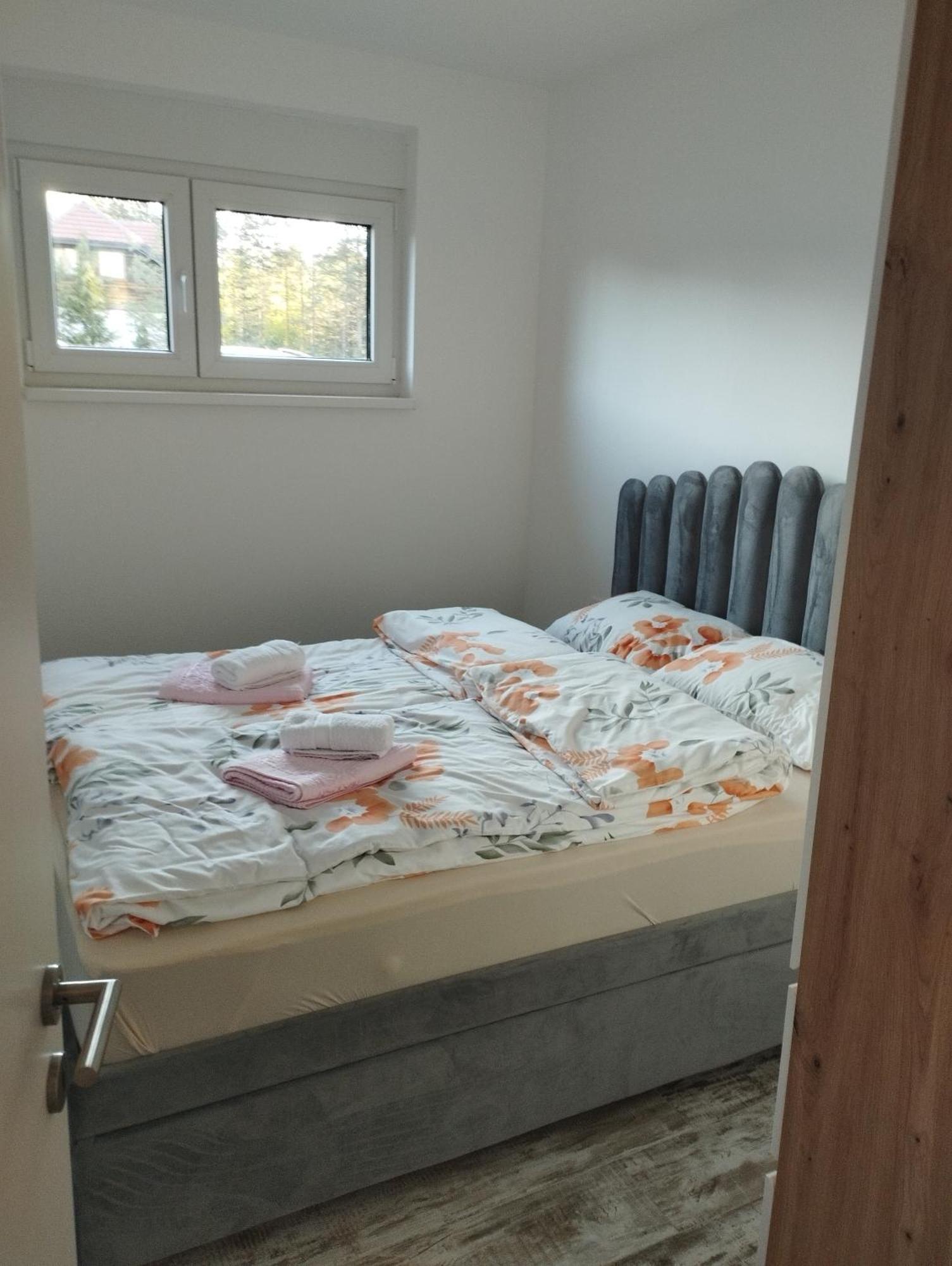 Leona D0 Apartment *